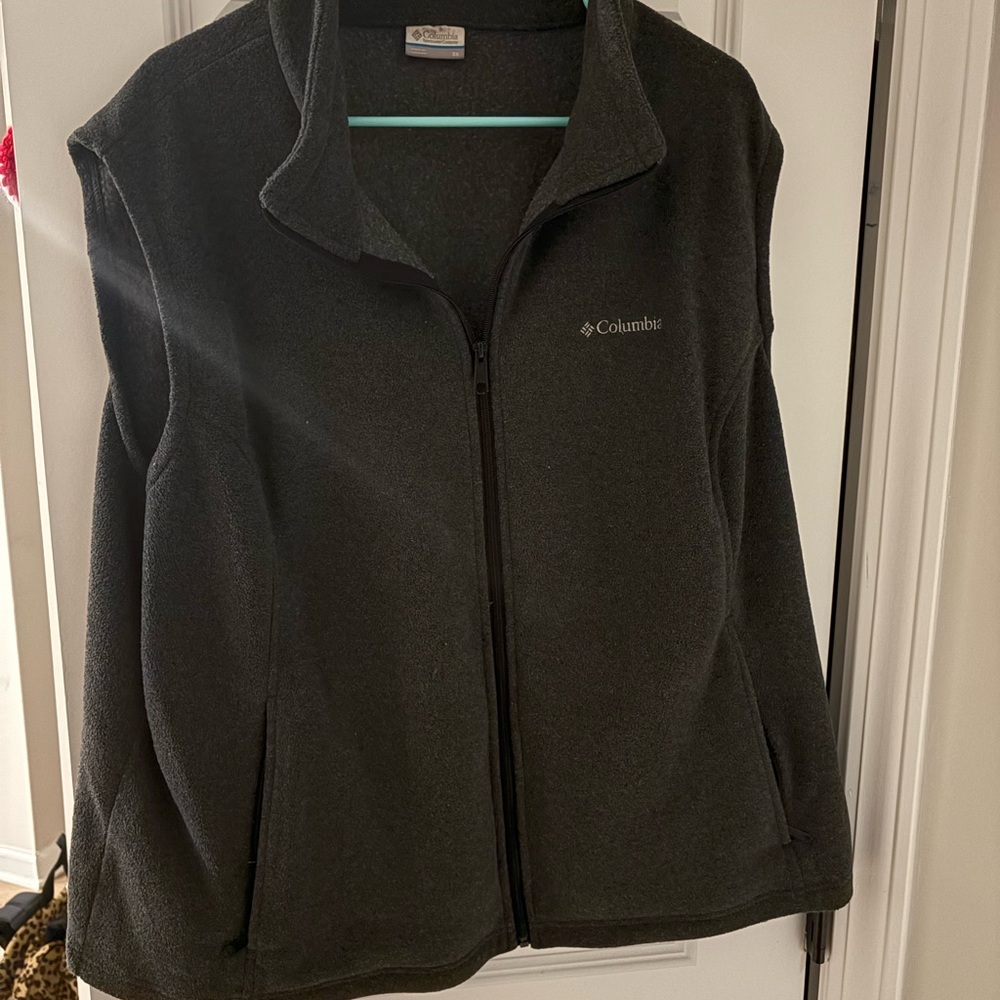 Columbia Dark Gray Fleece Vest